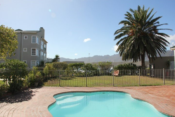 2 Bedroom Property for Sale in Greenways Golf Estate Western Cape